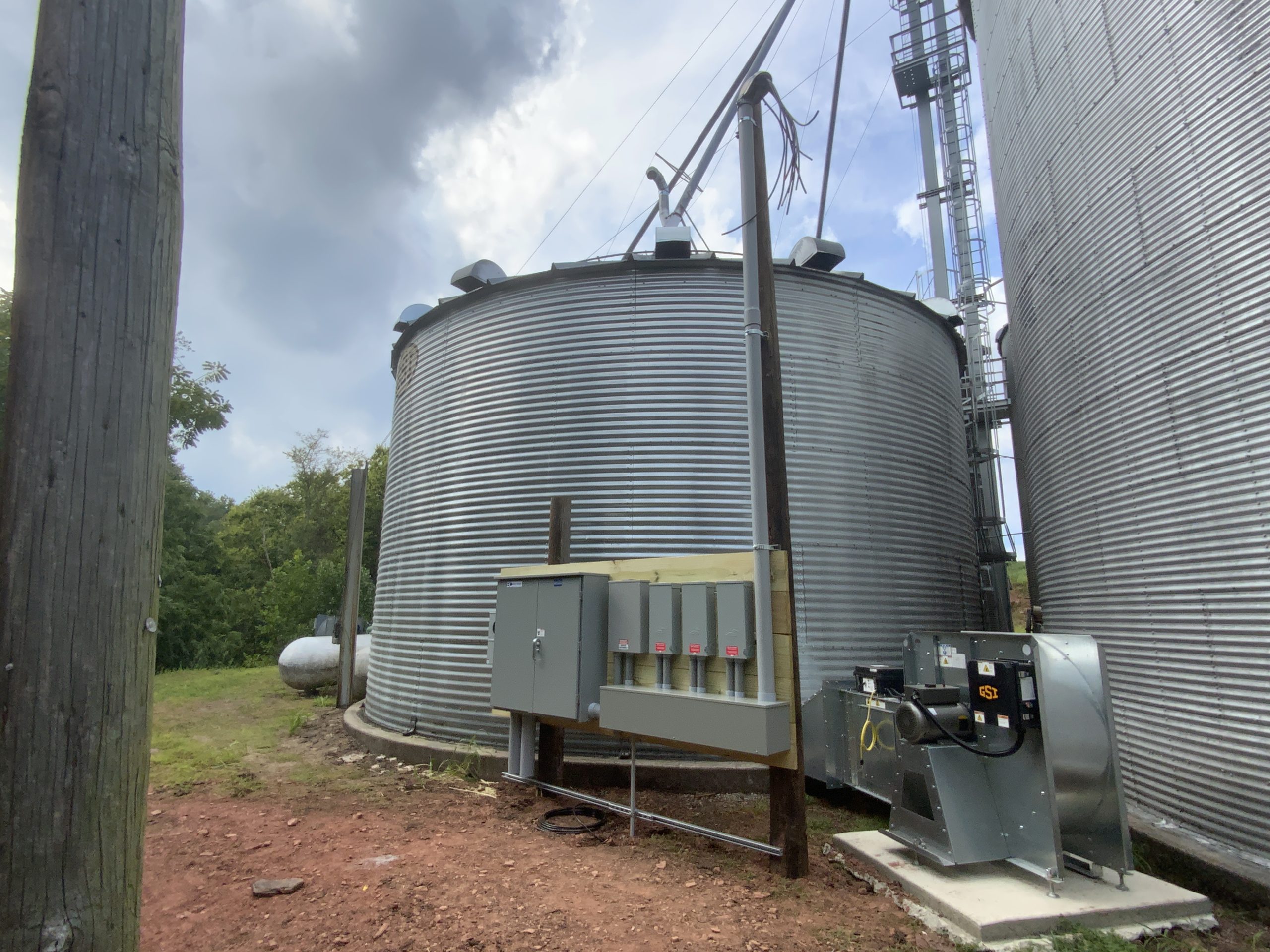 Grain bin electrical wiring