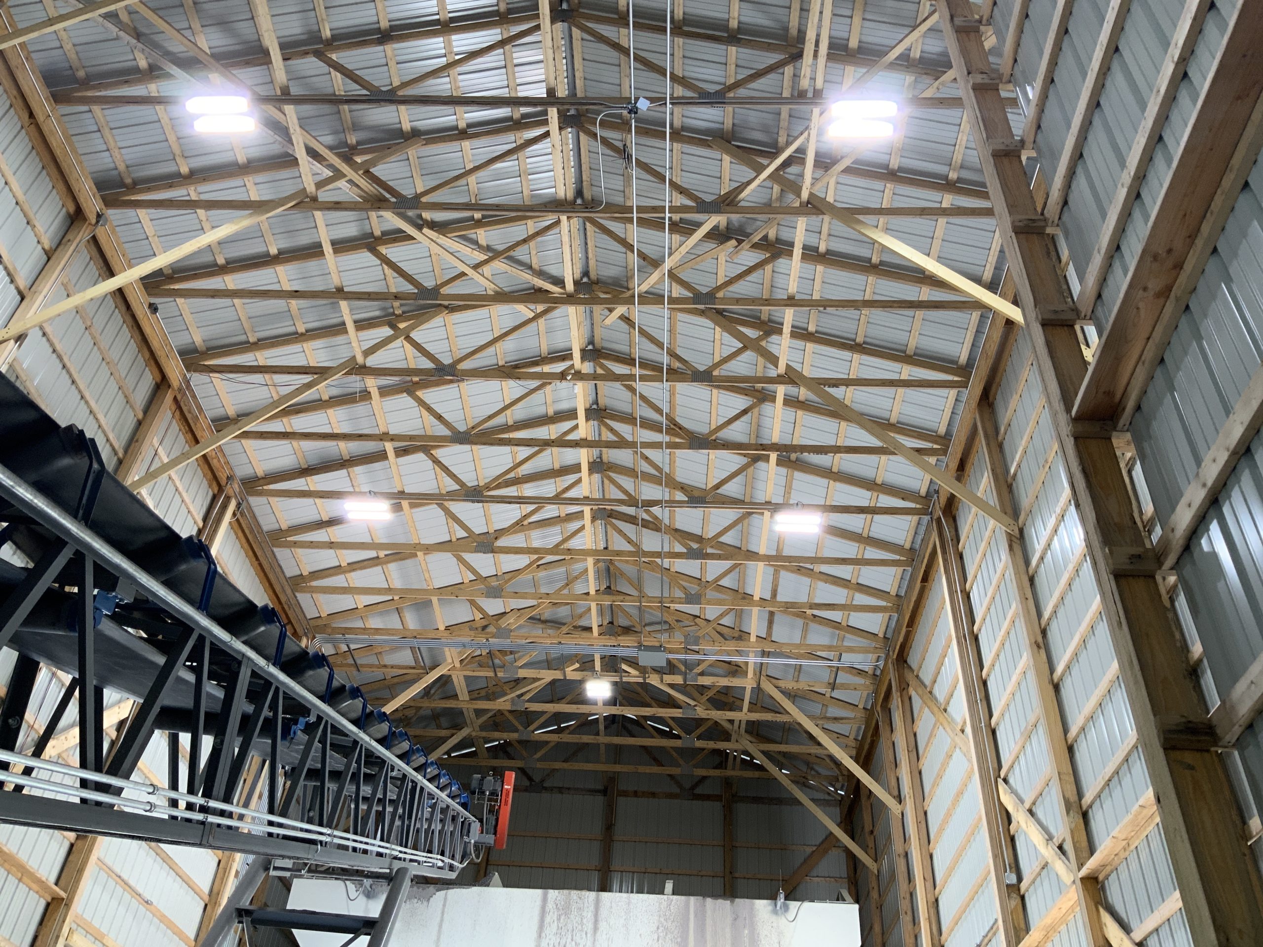 Agricultural building lighting